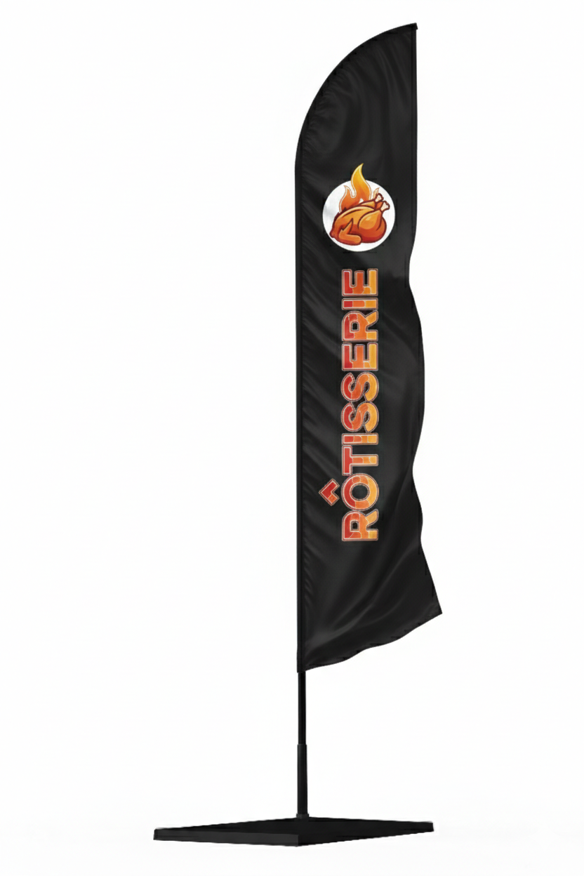 Oriflamme noir publicitaire 'RÔTISSERIE' de 2m à 6m avec texte en orange vif et logo de poulet rôti, idéal pour les stands de rôtisserie lors de marchés et événements culinaires.