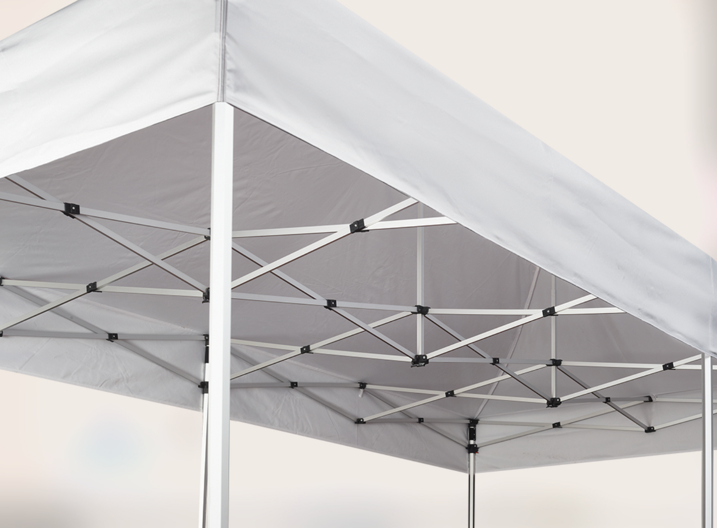 Autre vu de la structure du barnum bonbon Flag Minute