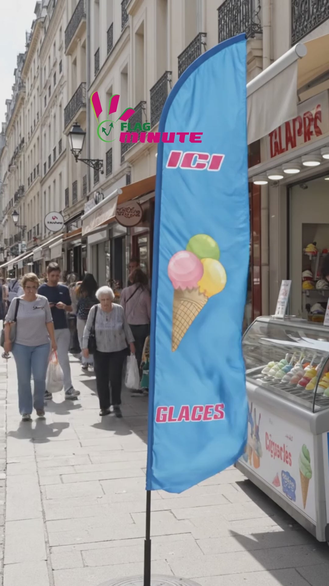 Vidéo du drapeau glaces ici avec une voile bleue , une écriture large et un dessin de glaces